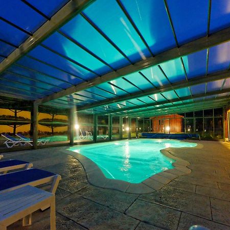 Logis Des Trois Maures Hotel Couches Exterior photo