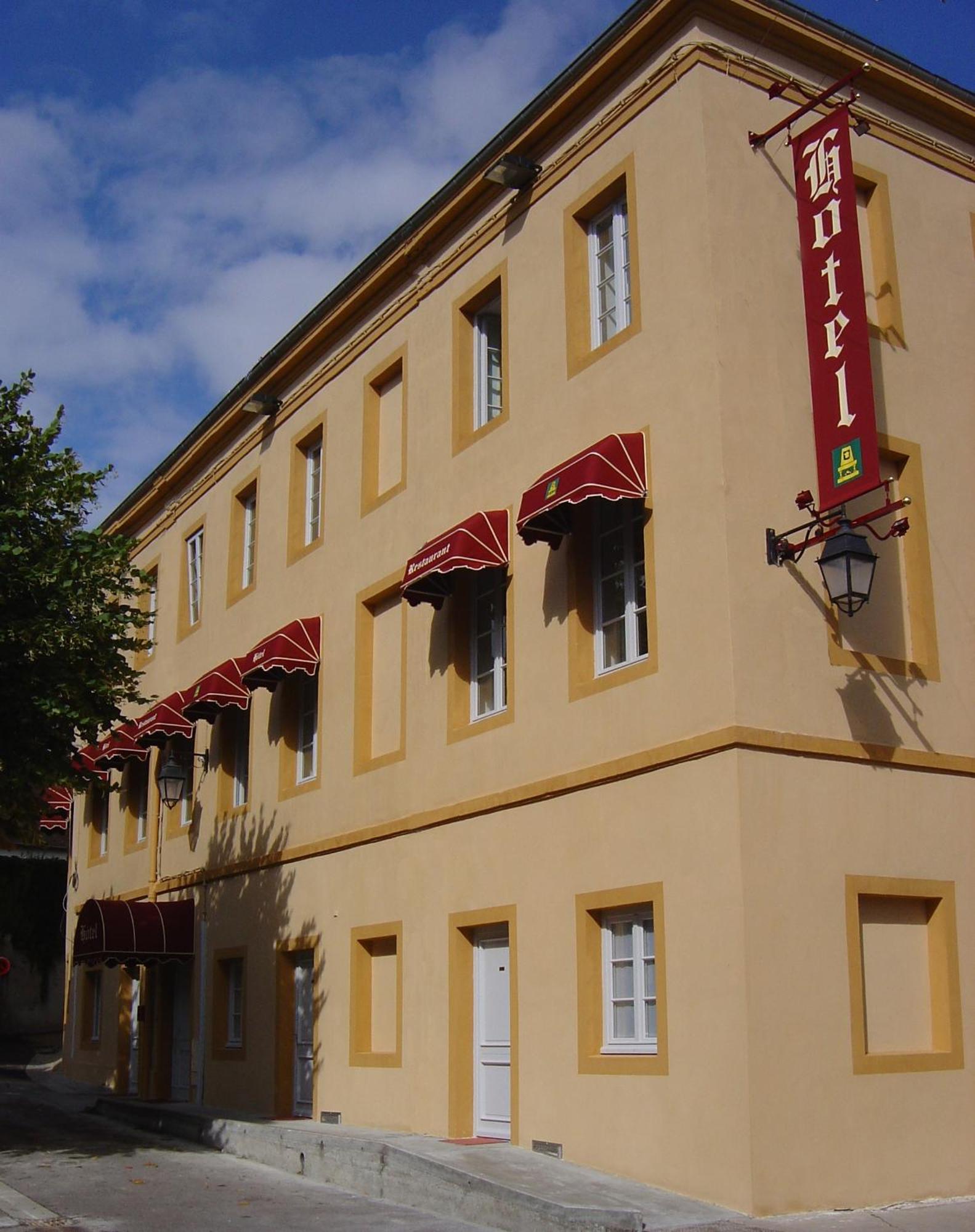 Logis Des Trois Maures Hotel Couches Exterior photo