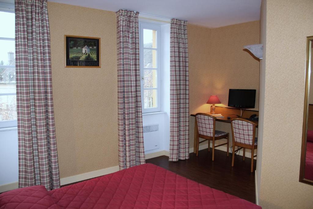 Logis Des Trois Maures Hotel Couches Room photo